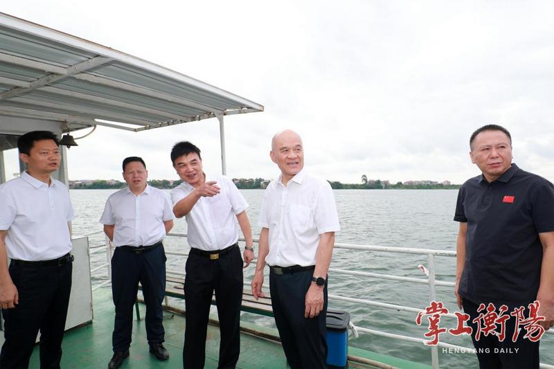 劉越高開展巡河并督導(dǎo)水上交通安全工作